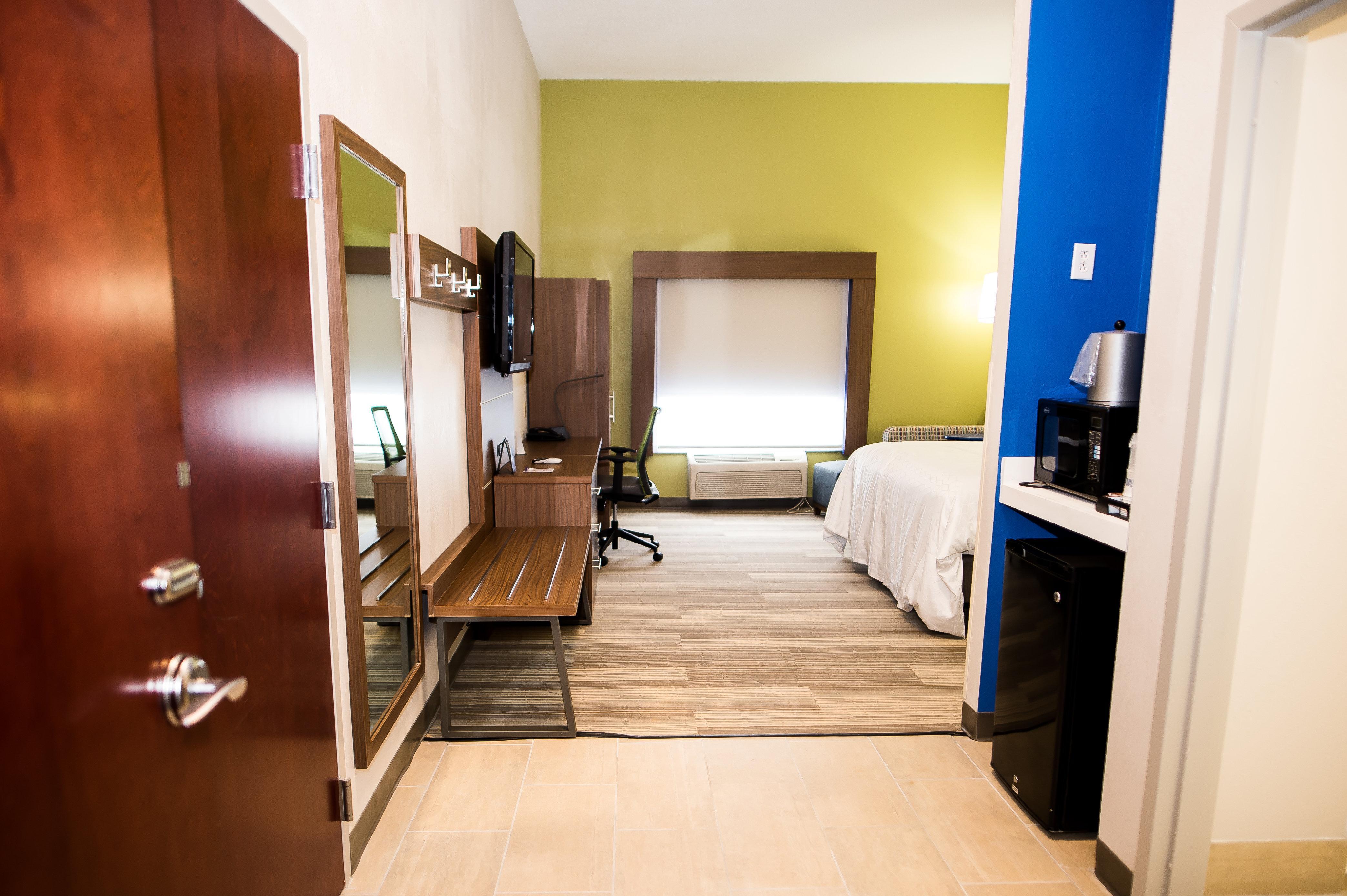 Holiday Inn Express & Suites סטייטסוויל מראה חיצוני תמונה