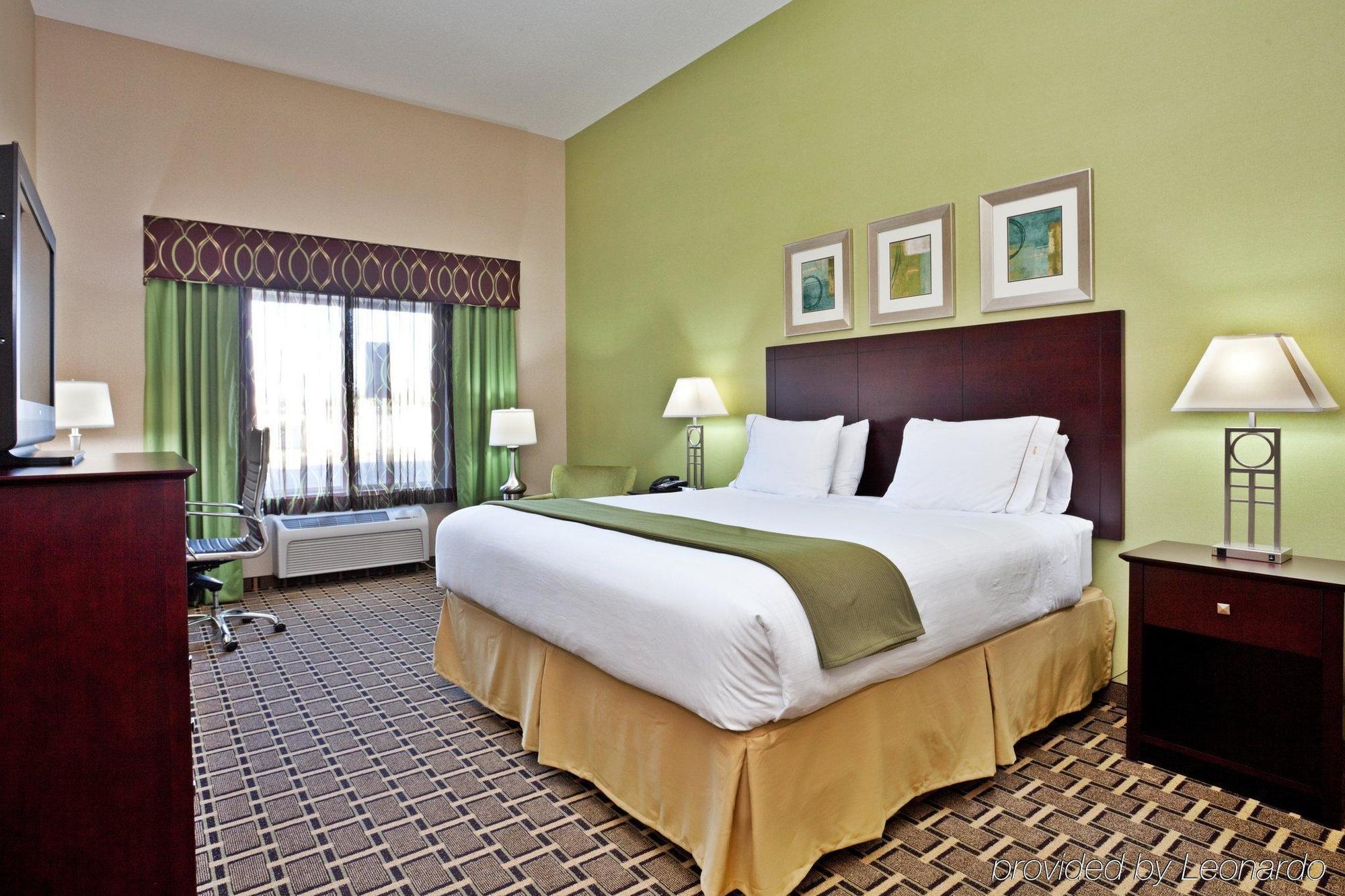 Holiday Inn Express & Suites סטייטסוויל חדר תמונה