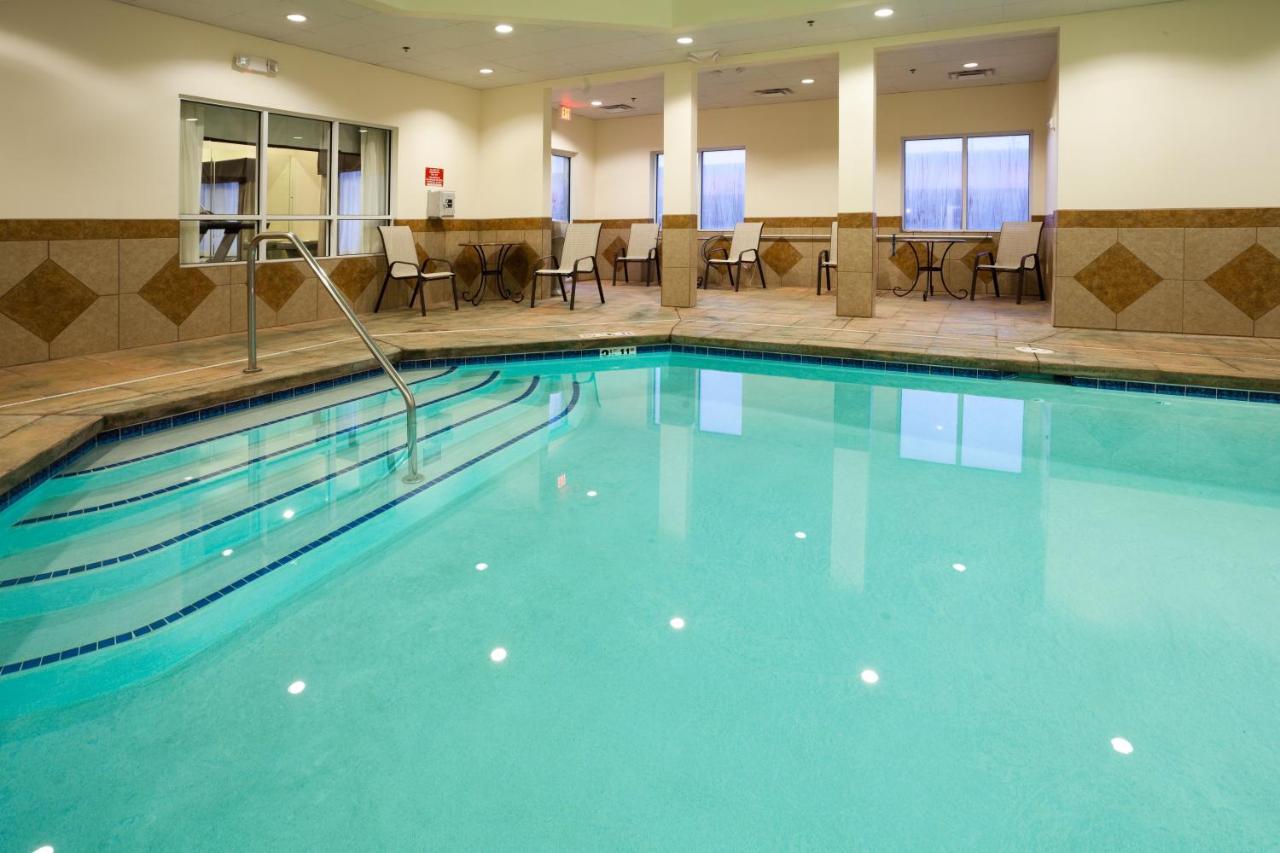 Holiday Inn Express & Suites סטייטסוויל מראה חיצוני תמונה