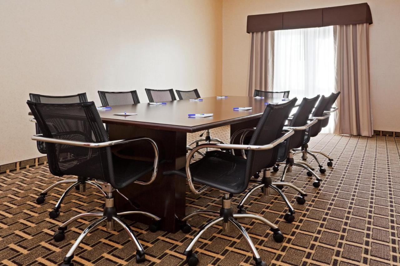 Holiday Inn Express & Suites סטייטסוויל מראה חיצוני תמונה